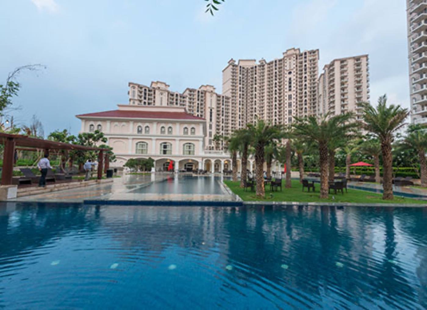 DLF Regal Gardens