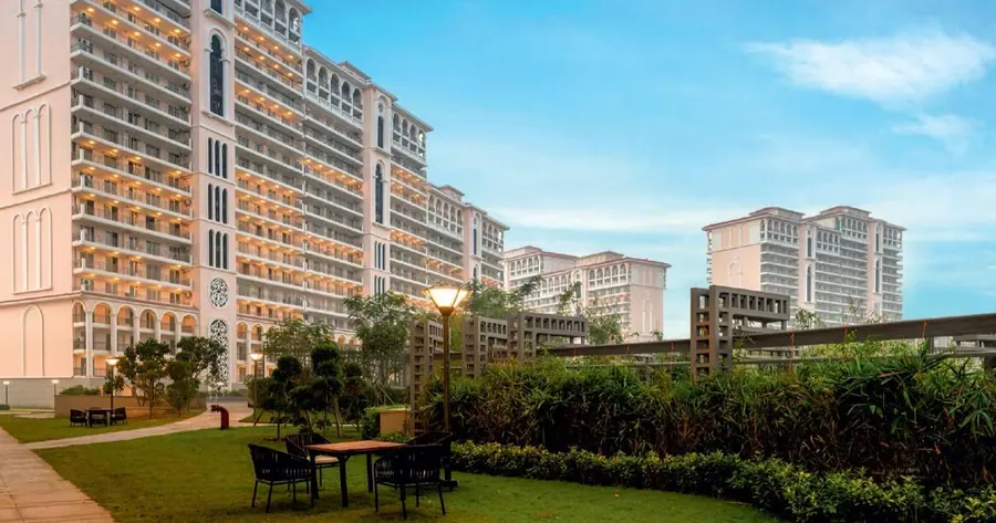 DLF Skycourt image 1