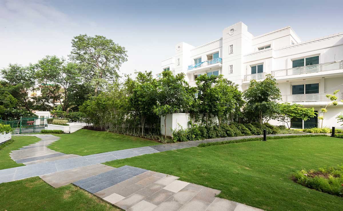 DLF King's Court photo 1