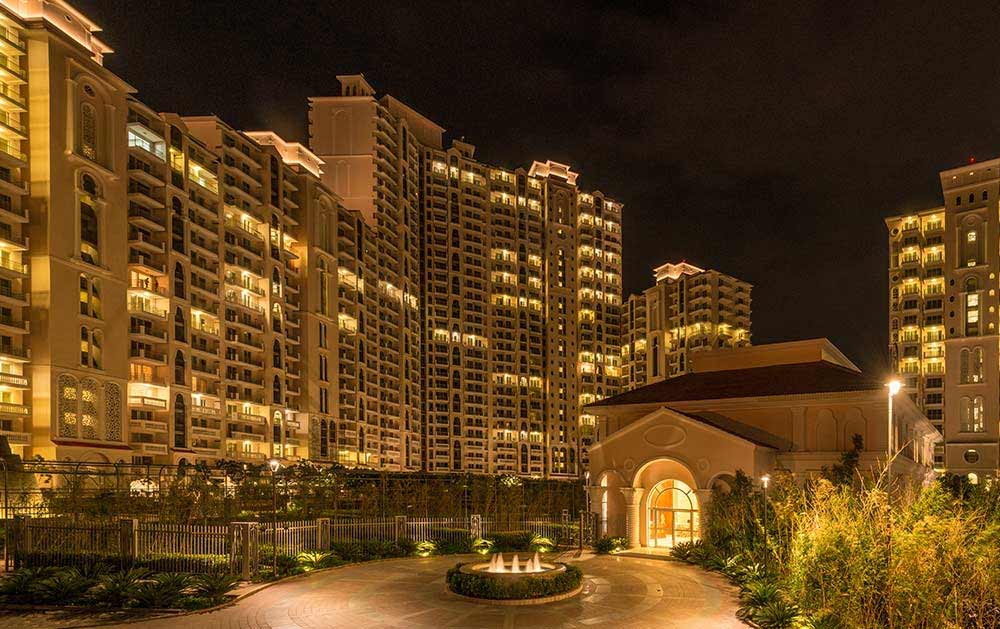 Dlf Regal Gardens luxury all around