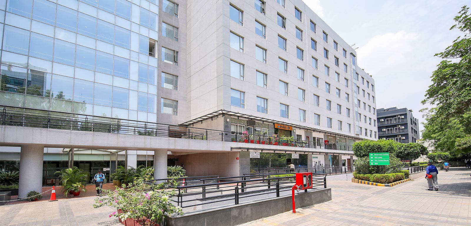 Dlf Star Tower Banner